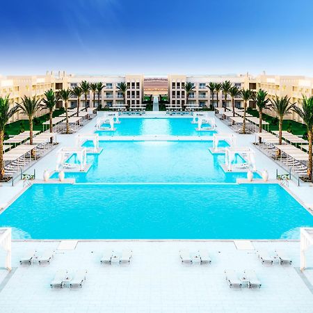 Hotel Jaz Aquaviva Hurghada Esterno foto The swimming pool at the Westin The Palm