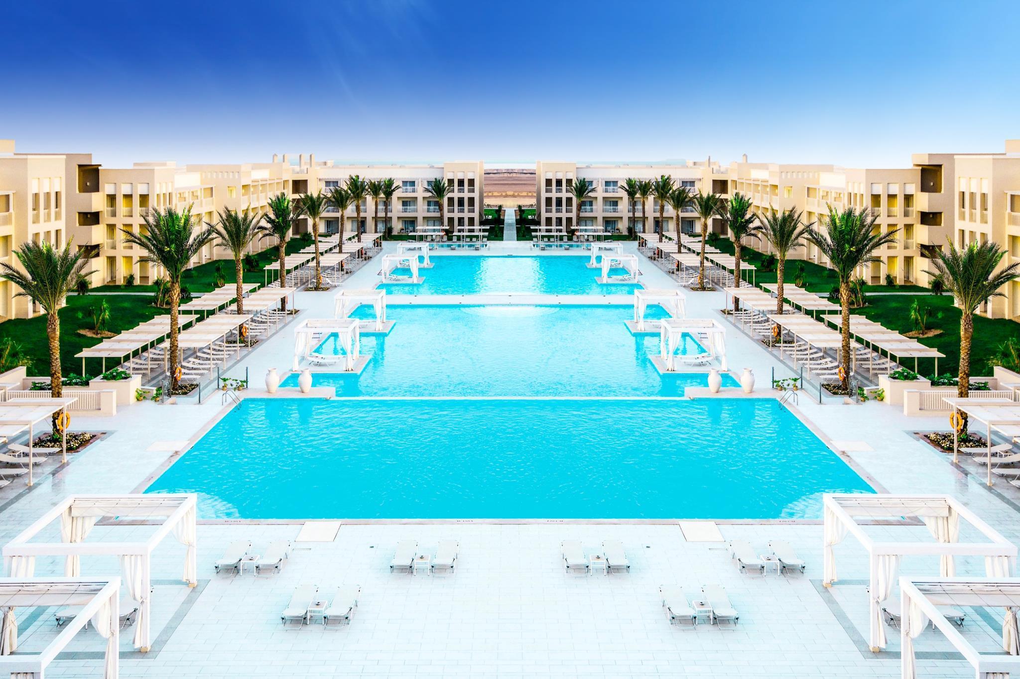 Hotel Jaz Aquaviva Hurghada Esterno foto The swimming pool at the Westin The Palm
