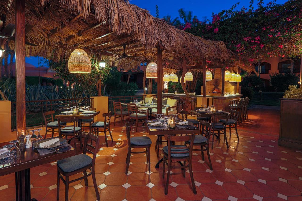 Hotel Jaz Aquaviva Hurghada Esterno foto Restaurant at the resort