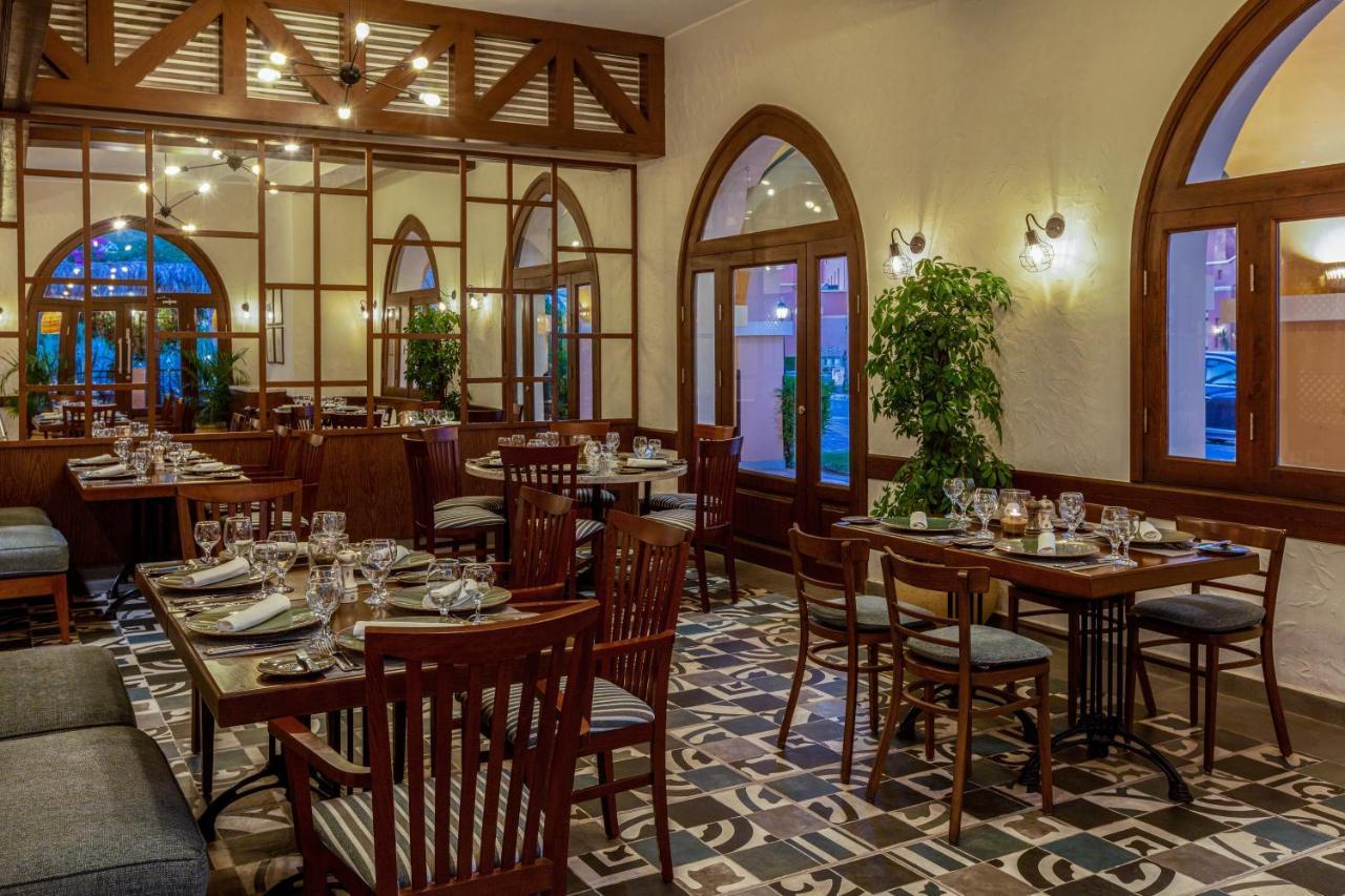 Hotel Jaz Aquaviva Hurghada Esterno foto Restaurant interior