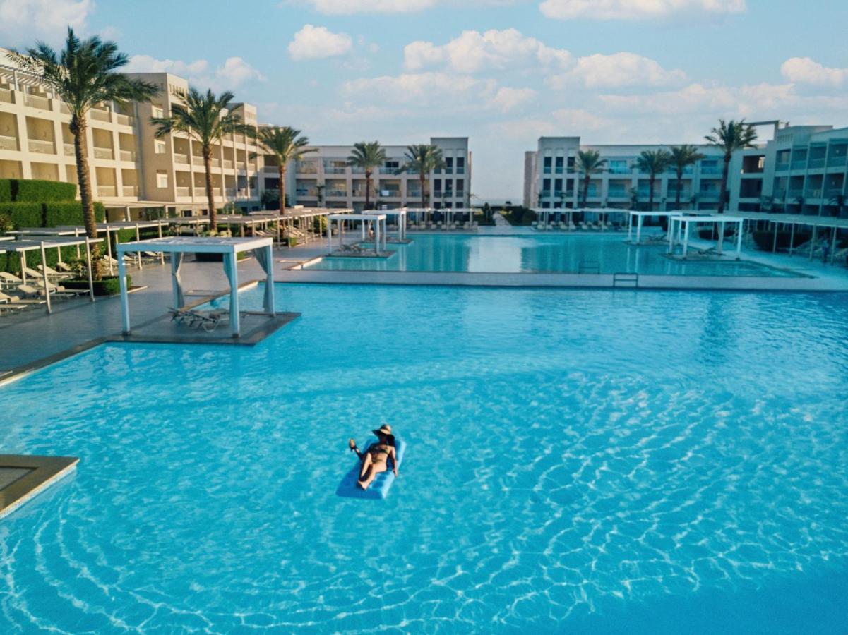 Hotel Jaz Aquaviva Hurghada Esterno foto The swimming pool at the hotel