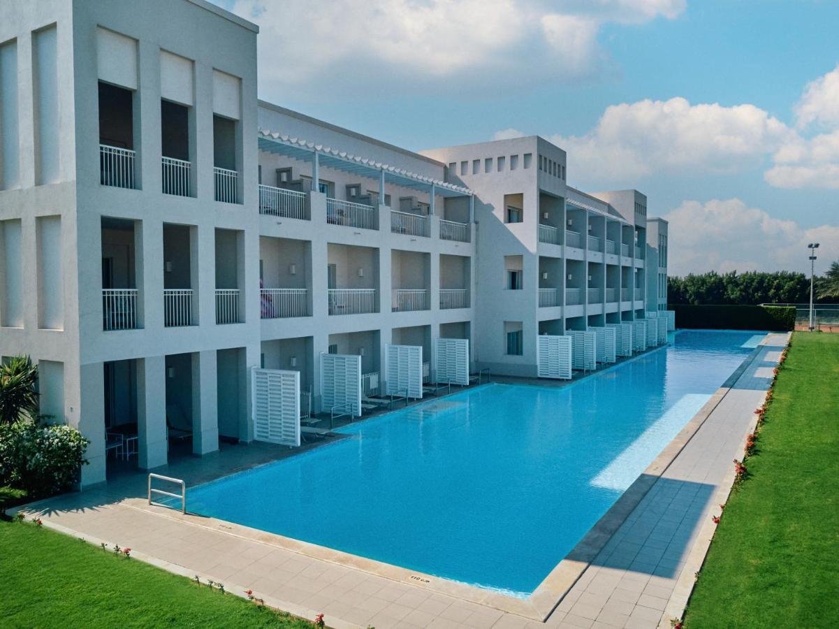 Hotel Jaz Aquaviva Hurghada Esterno foto The swimming pool at the hotel
