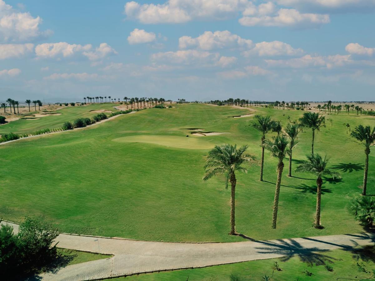 Hotel Jaz Aquaviva Hurghada Esterno foto Golf course in Egypt
